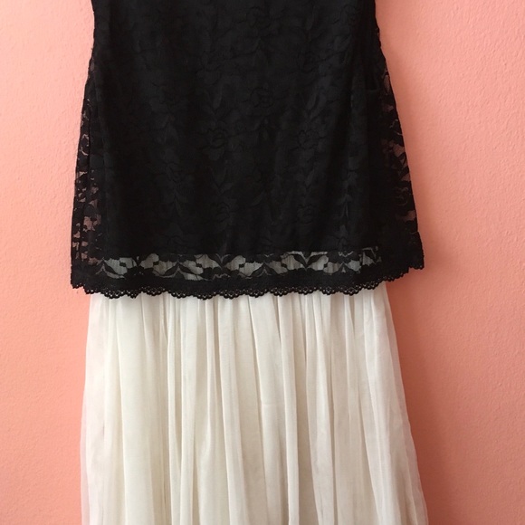B.Smart(S)Black lace dress with white flowy bottom - Picture 5 of 7